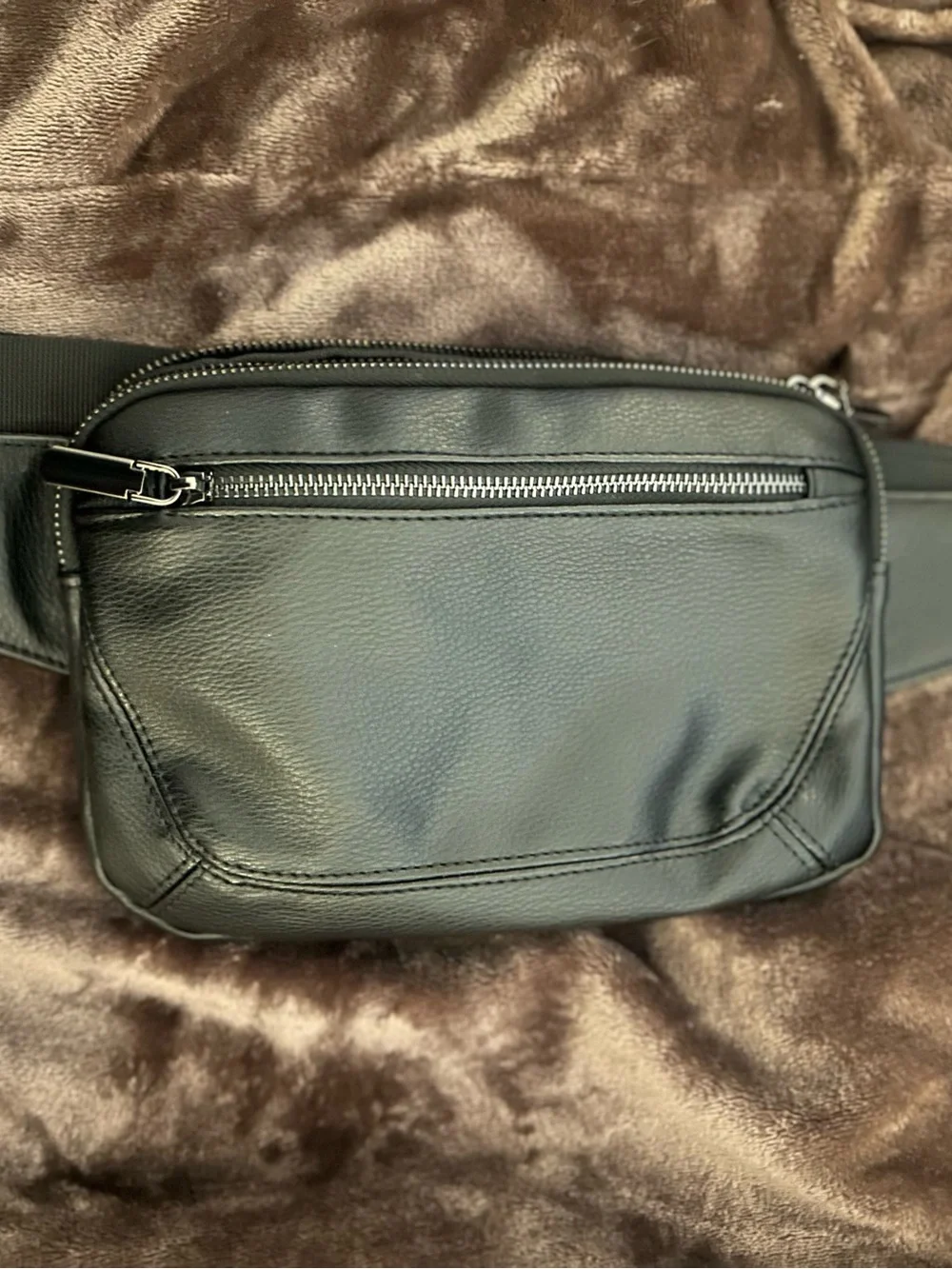 Black Leatherette Men's / Women’s Waist Bag - Sleek Everyday Carry